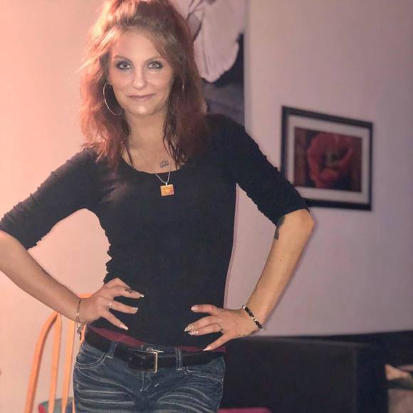 Meet your Posher, Erica - Picture 1 of 1